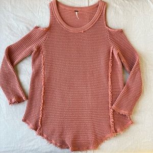 Free People Coral Cold Shoulder Knitted Top Size Medium